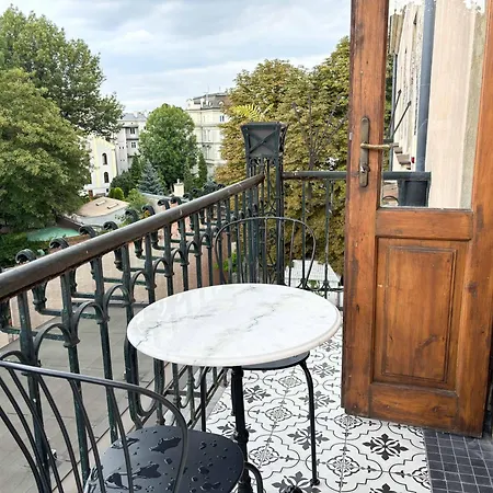 Lion - Platinium Apartament *